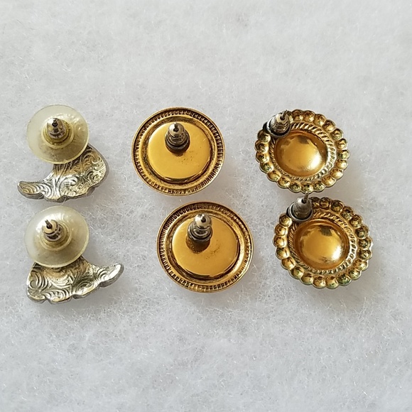 VINTAGE BUTTON EARRINGS - Picture 2 of 3